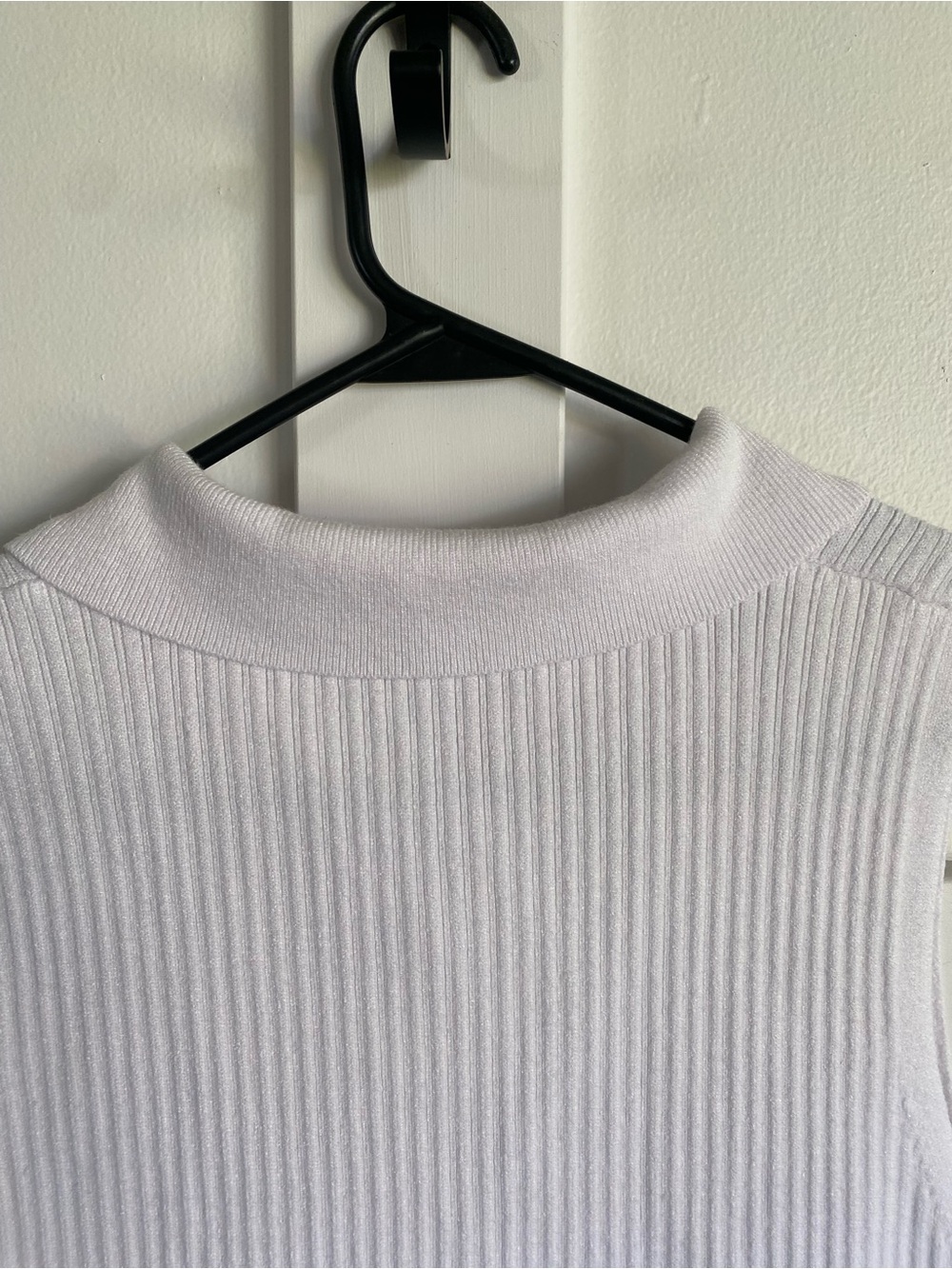 CALLIGRAPHIE White Ribbed Sleeveless Button-Down Shell - Picture 8 of 9